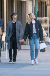 sophie-turner-and-joe-jonas-on-a-stroll-in-nyc-10-12-2018-0.jpg