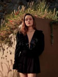 kaitlyn-dever-v-magazine-winter-2018-0.jpg