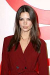 emily-ratajkowski-2018-revolveawards-in-las-vegas-11.jpg