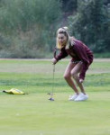 margot-robbie-playing-golf-in-la-11-11-2018-7.jpg