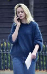 carey-mulligan-on-a-stroll-around-london-3.jpg