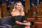 margot-robbie-at-tonight-show-starring-jimmy-fallon-12-03-2[...].jpg