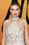 margot-robbie-at-mary-queen-of-scots-premiere-in-new-york-1[...].jpg