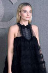 margot-robbie-chanel-metiers-d-art-show-in-new-york-12-04-2[...].jpg