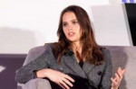 felicity-jones-women-rule-summit-in-washington-dc-12-11-201[...].jpg