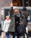 Sienna-Miller--Out-and-about-in-New-York--05.jpg