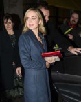 emily-blunt-leaving-a-swanky-establishment-in-mayfair-12-14[...].jpg