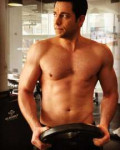 Zachary-Levi-Shazam-Superhero-Body.jpg