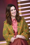 anne-hathaway-at-good-morning-america-01-23-2019-3.jpg