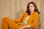 lizzy-caplan-in-1883-magazine-2019-1.jpg