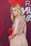 elle-fanning-2019-iheartradio-music-awards-11.jpg