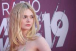 elle-fanning-2019-iheartradio-music-awards-14.jpg