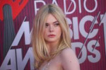 elle-fanning-2019-iheartradio-music-awards-13.jpg