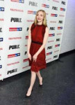 amanda-seyfried-at-white-noise-opening-night-in-new-york-03[...].jpg