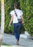 natalie-portman-out-and-about-in-los-angeles-03-29-2019-3.jpg