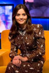 jenna-louise-coleman-the-jonathan-ross-show-in-london-04-06[...].jpg