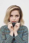 kiernan-shipka-nueva-mujer-chile-2019-2.jpg