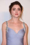 natalia-dyer-clash-de-cartier-photocall-in-paris-1.jpg