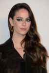 kaya-scodelario-clash-de-cartier-photocall-in-paris-4.jpg