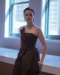 daisy-ridley-star-wars-celebration-2019-portrait-0.jpg