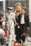 emma-roberts-kristen-stewart-and-stella-maxwell-night-out-i[...].jpg