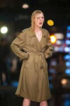 elle-fanning-fashes-her-underwear-on-the-set-of-woody-allen[...].jpg