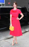 anne-hathaway-outside-good-morning-america-in-new-york-4.jpg