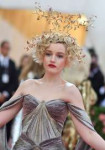 julia-garner--1141834903-lrg.jpg