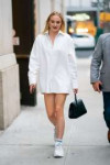 sophie-turner-out-about-in-new-york-9.jpg