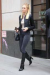 sophie-turner-heads-out-in-new-york-city-4.jpg