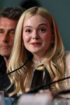 elle-fanning-at-jury-press-conference-at-cannes-film-festiv[...].jpg