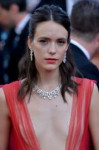 stacy-martin-72nd-cannes-film-festival-closing-ceremony-05-[...].jpg