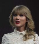 TaylorSwiftREDtour2013(8592103562).jpg