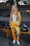 kathryn-newton-moschino-spring-summer-2019-in-universal-cit[...].jpg