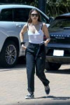 hailee-steinfeld-out-shopping-in-malibu-08-01-2019-12.jpg