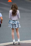 lily-collins-on-the-set-of-emily-in-paris-in-paris-08-14-20[...].jpg