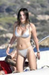 bella-thorne-in-bikini-and-beanjamin-mascolo-at-a-boat-in-s[...].jpg