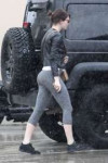 emma-stone-booty-in-leggings-at-a-gym-in-west-hollywood-4-9[...].jpg