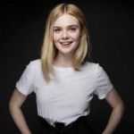 Elle-fanning-blonde-smile.jpg