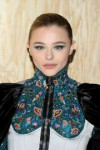 chloe-grace-moretz-louis-vuitton-show-at-paris-fashion-week[...].jpg