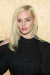 samara-weaving-louis-vuitton-show-at-paris-fashion-week-10-[...].jpg