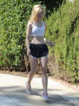 elle-fanning-jogging-in-studio-city-october-20157.jpg