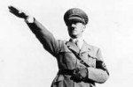 03-46-45-hitler-ziga.jpg