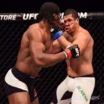 Ouch.-Francis-Ngannou-lands-a-huge-punch-against-Luis-Henri[...]