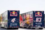 nascar-cup-dover-2011-red-bull-racing-team-toyota-transport[...].jpg