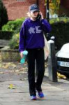 jodie-whittaker-shopping-at-planet-organic-in-london-11-08-[...].jpg