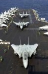 F-14 Tomcat готовятся в последний раз взлететь с палубы USS[...].jpg