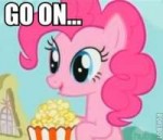 157 - dexteroushooves food pinkiepie popcorn Hubble macro.jpg