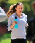 Olivia-Wilde-in-tights-jogging--08.jpg